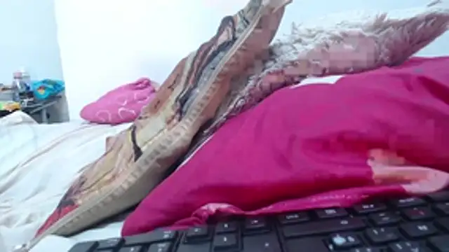 sofiasims online show from March 10, 1:27 pm