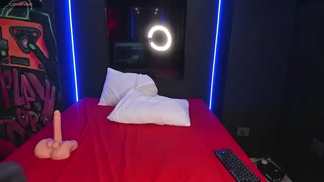 SamanthaaReed online show from February 11, 8:19 am