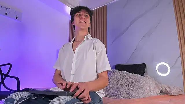 IM DAREN online show from December 4, 3:16 am