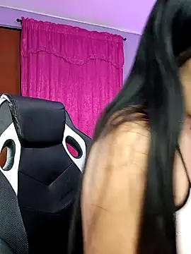 Snapshot of LunaaRosse chatting on October 30, 12:23 am LunaaRosse online show from October 30, 12:23 am