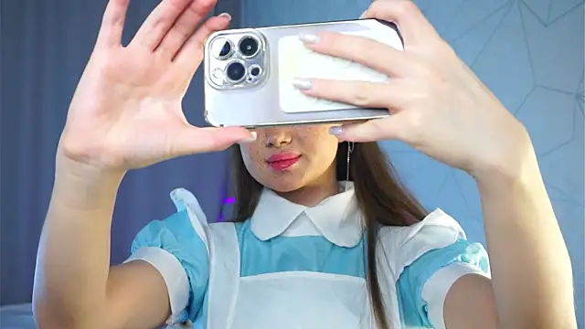 Snapshot of vvillywonka chatting on December 18, 1:44 am vvillywonka online show from December 18, 1:44 am