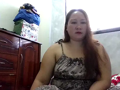 Snapshot of prettywetmom88 chatting on January 9, 1:41 am prettywetmom88 online show from January 9, 1:41 am