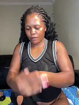 Snapshot of Kikie23 chatting on April 12, 4:17 am Kikie23 online show from April 12, 4:17 am