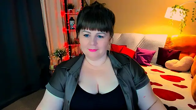 CrystaalStaar online show from April 16, 9:39 pm