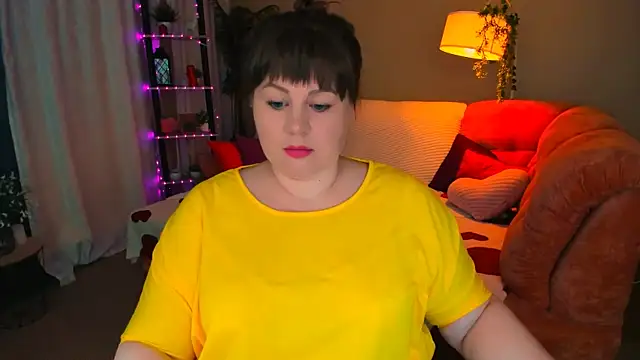 CrystaalStaar online show from June 9, 7:25 pm