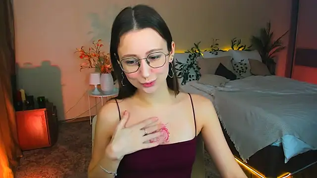 YourLovellyStory online show from November 20, 9:20 am