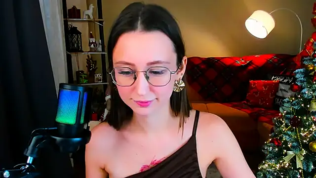 YourLovellyStory online show from December 15, 4:55 pm