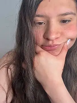 Emilyybennet  online show from June 9, 7:58 pm