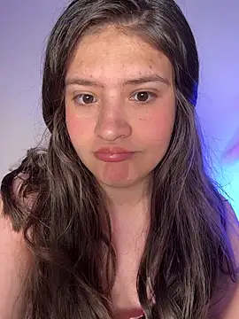Snapshot of Emilyybennet_ chatting on July 16, 2:50 am Emilyybennet online show from July 16, 2:50 am