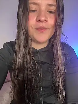 Snapshot of Emilyybennet_ chatting on July 23, 12:35 am Emilyybennet online show from July 23, 12:35 am