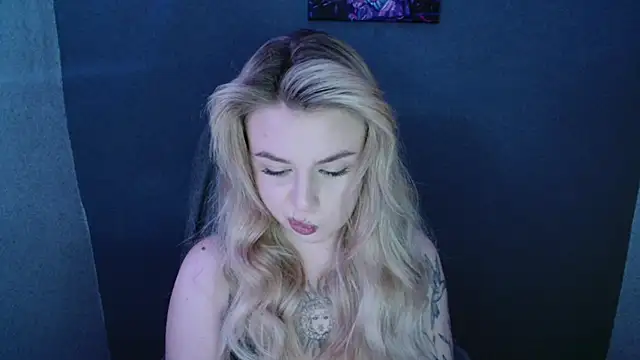 Snapshot of AngelicaHollywood chatting on September 19, 9:37 pm AngelicaHollywood online show from September 19, 9:37 pm