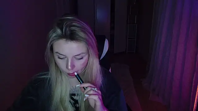 Snapshot of AngelicaHollywood chatting on January 17, 7:06 pm AngelicaHollywood online show from January 17, 7:06 pm