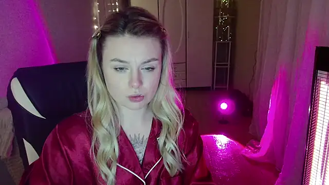 Snapshot of AngelicaHollywood chatting on February 11, 8:14 pm AngelicaHollywood online show from February 11, 8:14 pm