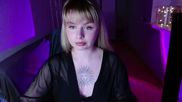 Snapshot of AngelicaHollywood chatting on March 3, 8:26 pm AngelicaHollywood online show from March 3, 8:26 pm