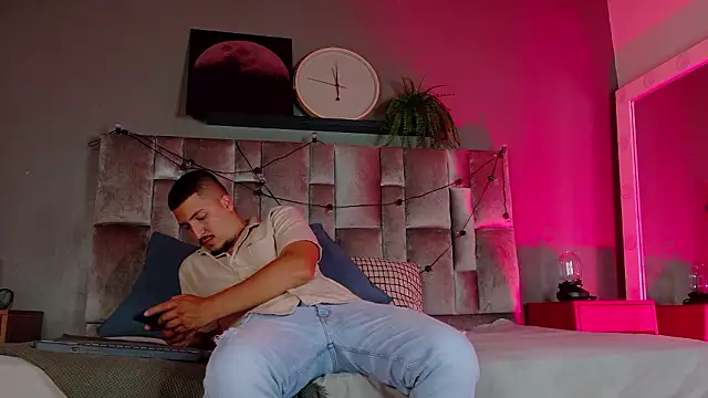 MrFox   online show from February 26, 7:46 pm