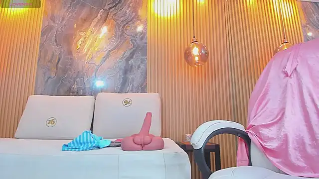 chloe murray online show from November 18, 6:56 pm