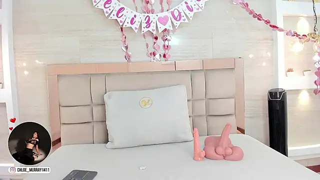 Snapshot of chloe_murray chatting on February 13, 12:01 pm chloe murray online show from February 13, 12:01 pm