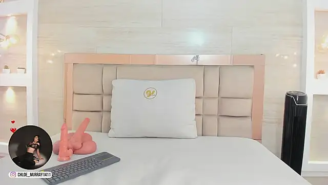 Snapshot of chloe_murray chatting on February 26, 12:48 pm chloe murray online show from February 26, 12:48 pm