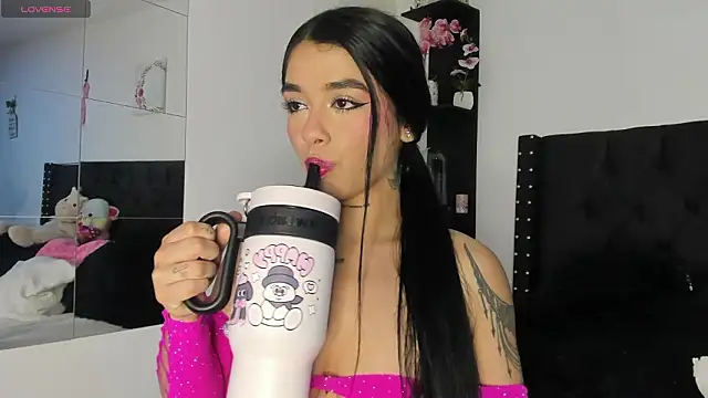 Snapshot of sara_ramirez01 chatting on February 28, 12:33 am sara ramirez01 online show from February 28, 12:33 am