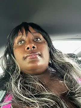 Cocomamii1 online show from April 6, 5:25 pm