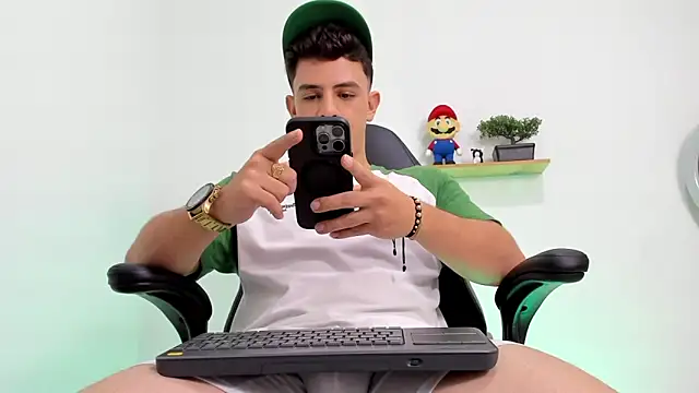 Mikecooper online show from October 24, 4:53 am