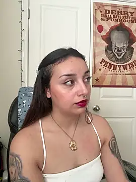 CharmingMaddie online show from March 25, 3:29 pm