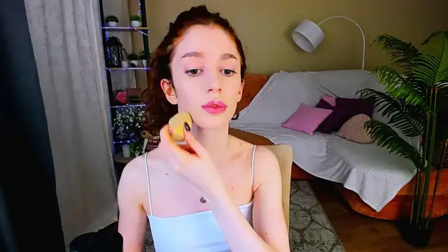 ChristinaConteeree online show from December 5, 12:47 pm