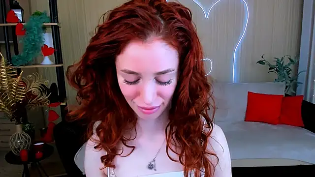 Snapshot of ChristinaConteeree chatting on June 23, 7:12 pm ChristinaConteeree online show from June 23, 7:12 pm