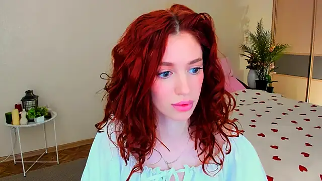 Snapshot of ChristinaConteeree chatting on June 26, 8:24 pm ChristinaConteeree online show from June 26, 8:24 pm