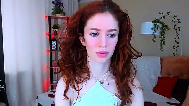 Snapshot of ChristinaConteeree chatting on July 5, 4:19 am ChristinaConteeree online show from July 5, 4:19 am