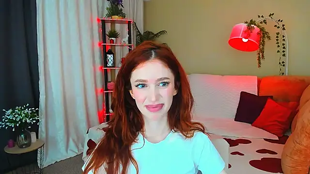 Snapshot of ChristinaConteeree chatting on July 6, 3:03 pm ChristinaConteeree online show from July 6, 3:03 pm
