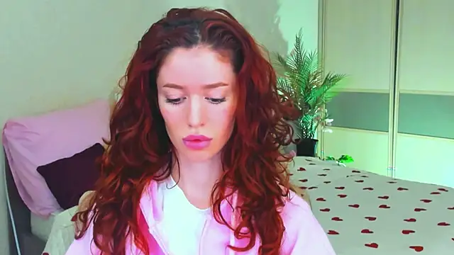 Snapshot of ChristinaConteeree chatting on July 17, 7:19 pm ChristinaConteeree online show from July 17, 7:19 pm