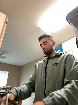 kelvin971011 online show from October 11, 6:39 pm