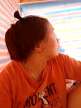 Love-Ly99 online show from October 15, 4:34 am