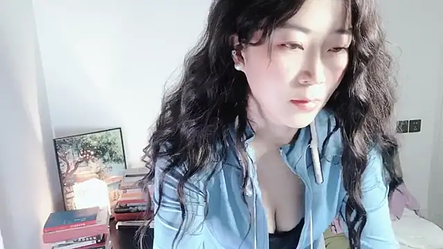 Snapshot of Emmaq996 chatting on October 21, 1:39 am Emmaq996 online show from October 21, 1:39 am