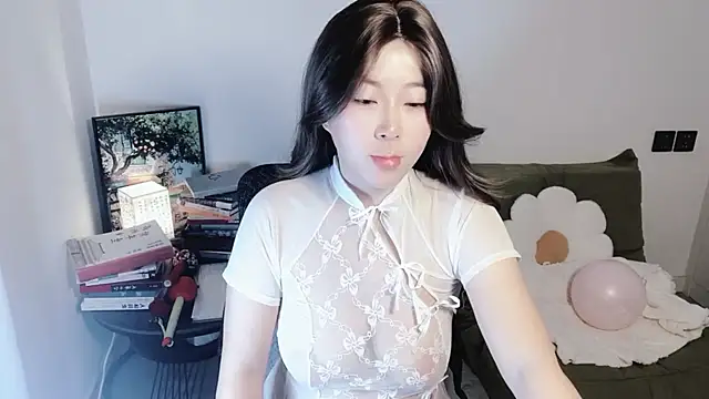 Snapshot of Emmaq996 chatting on November 7, 2:55 am Emmaq996 online show from November 7, 2:55 am