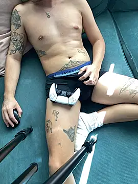 darkdecide online show from November 8, 11:21 am