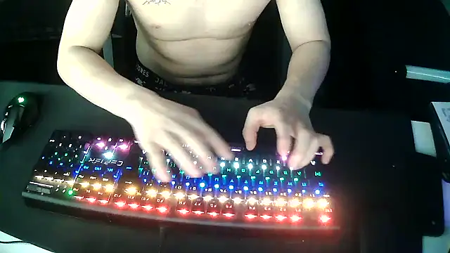 solooboy18 online show from December 22, 1:41 pm