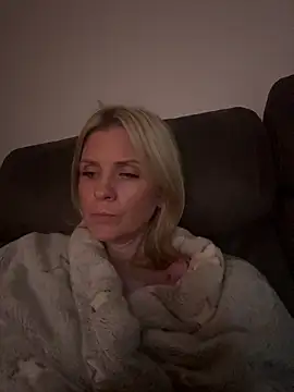 Snapshot of Lexi-Lux-X chatting on November 3, 3:52 am Lexi-Lux-X online show from November 3, 3:52 am