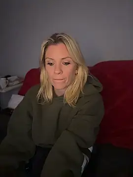 Lexi-Lux-X online show from April 26, 3:59 am