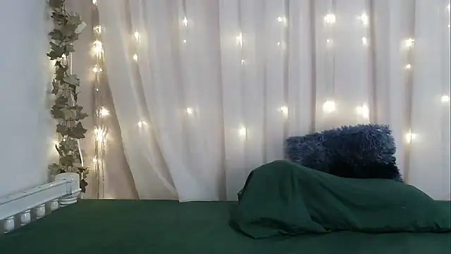 angelainparis28 online show from October 11, 4:55 am