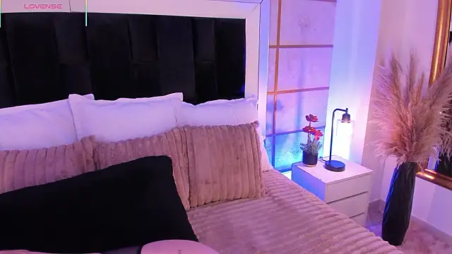 GretaVelvet online show from January 16, 7:40 pm