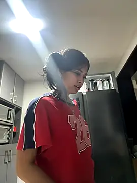 Snapshot of lynn9000 chatting on October 29, 3:20 am lynn9000 online show from October 29, 3:20 am