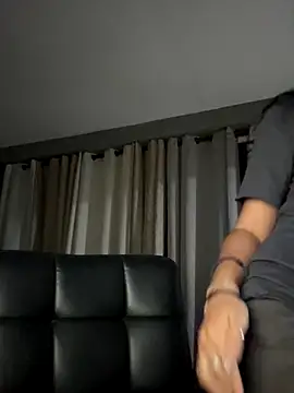 Snapshot of lynn9000 chatting on November 12, 7:20 am lynn9000 online show from November 12, 7:20 am