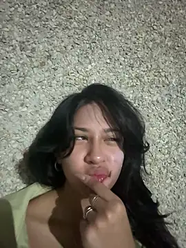 Snapshot of lynn9000 chatting on November 13, 7:40 am lynn9000 online show from November 13, 7:40 am