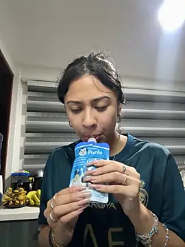 Snapshot of lynn9000 chatting on November 19, 4:56 am lynn9000 online show from November 19, 4:56 am