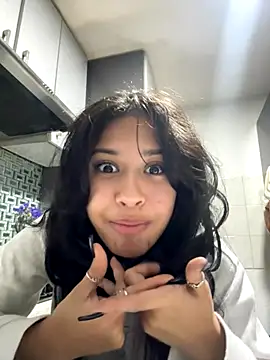 Snapshot of lynn9000 chatting on November 21, 7:07 am lynn9000 online show from November 21, 7:07 am