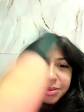 Snapshot of lynn9000 chatting on November 24, 12:32 am lynn9000 online show from November 24, 12:32 am