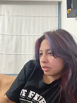 lynn9000 online show from July 17, 11:31 pm