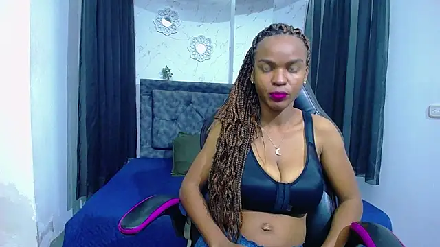 mia  thomson  online show from February 10, 12:53 pm